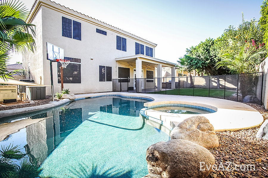 ParkHouse-poolbrightw.jpg